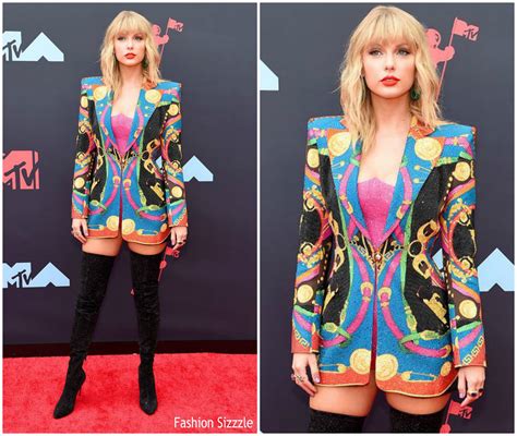 taylor swift versace outfits.